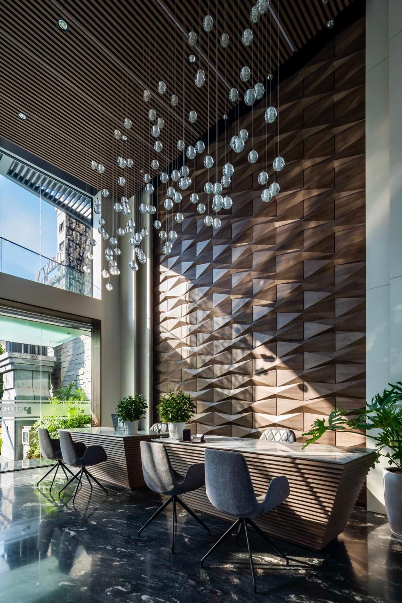 Khách sạn hẻo lánh Cityhouse - Kim Nguyên *